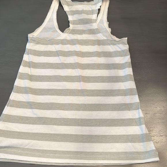 Tinkerbell tank - Picture 2 of 2